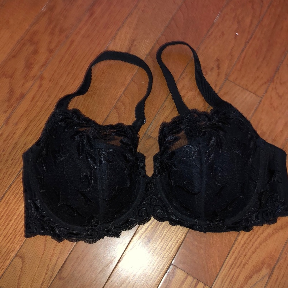 Black lace bra